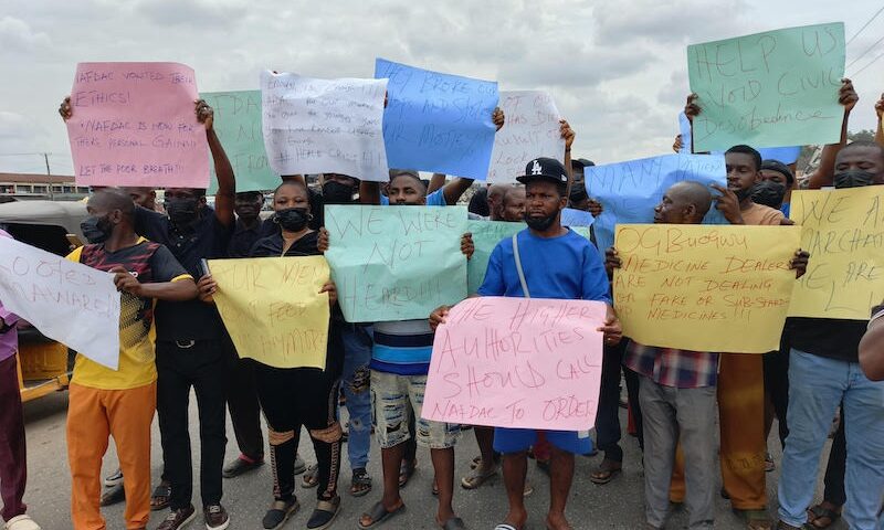 PICTORIAL: Anambra drug traders protest market closure by NAFDAC