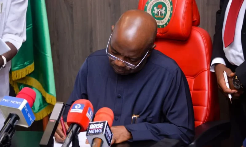 Otti signs Abia’s electricity law, targets 60% stake in EEDC