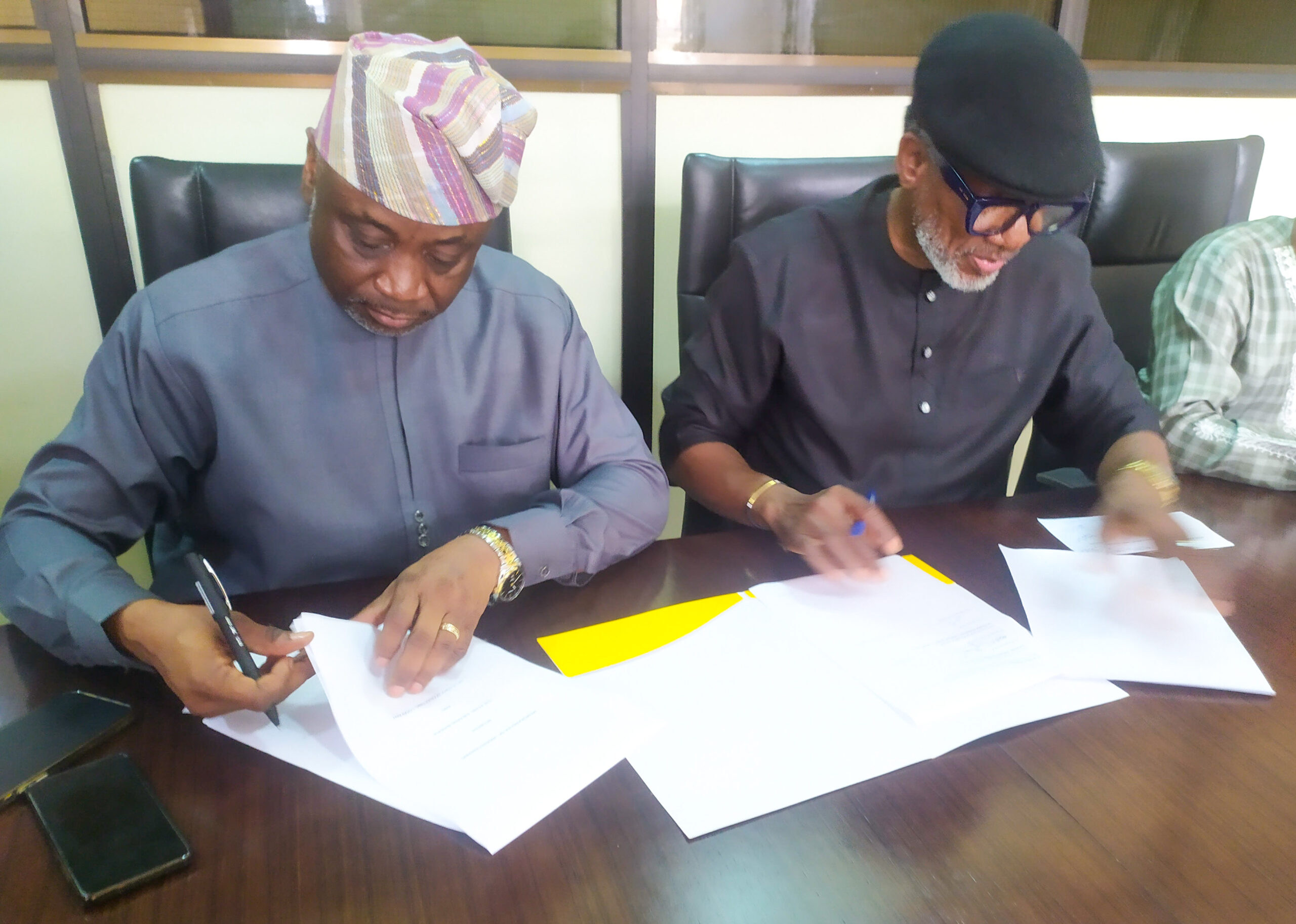 PEARL Awards Appoints Upticomm MOU signing
