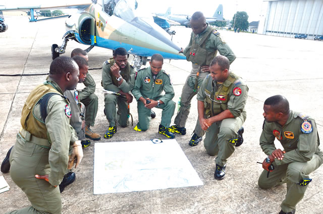 Air Force institute graduates 302 military technicians