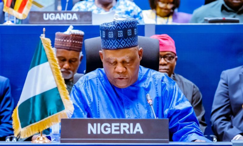 Kano fire: FG, APC govs donate N8bn to victims