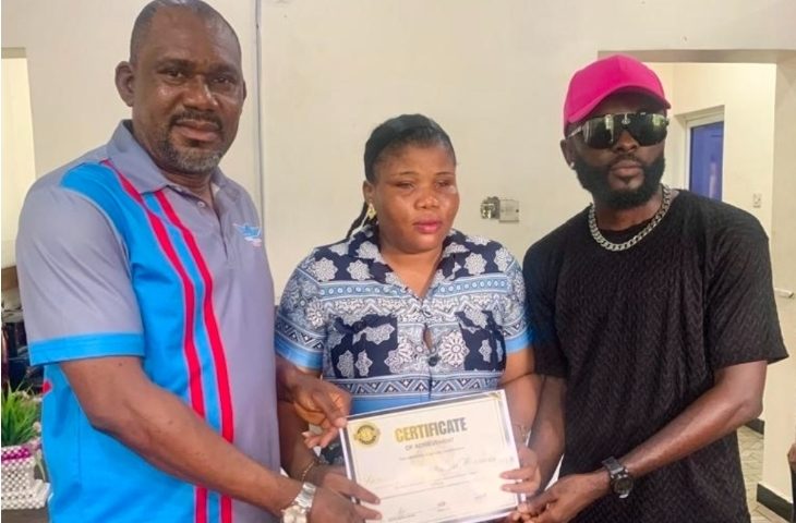 United Nigeria Airlines Backs Inclusion as Visually Impaired Singer Wins ₦100,000