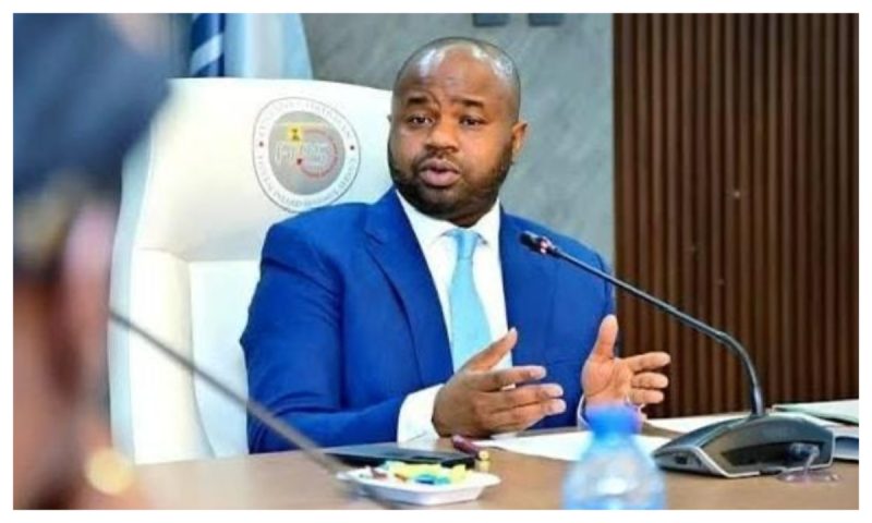 Nigerians tackle NRS boss, Adedeji over Tinubu trekking to office, eating once daily comments